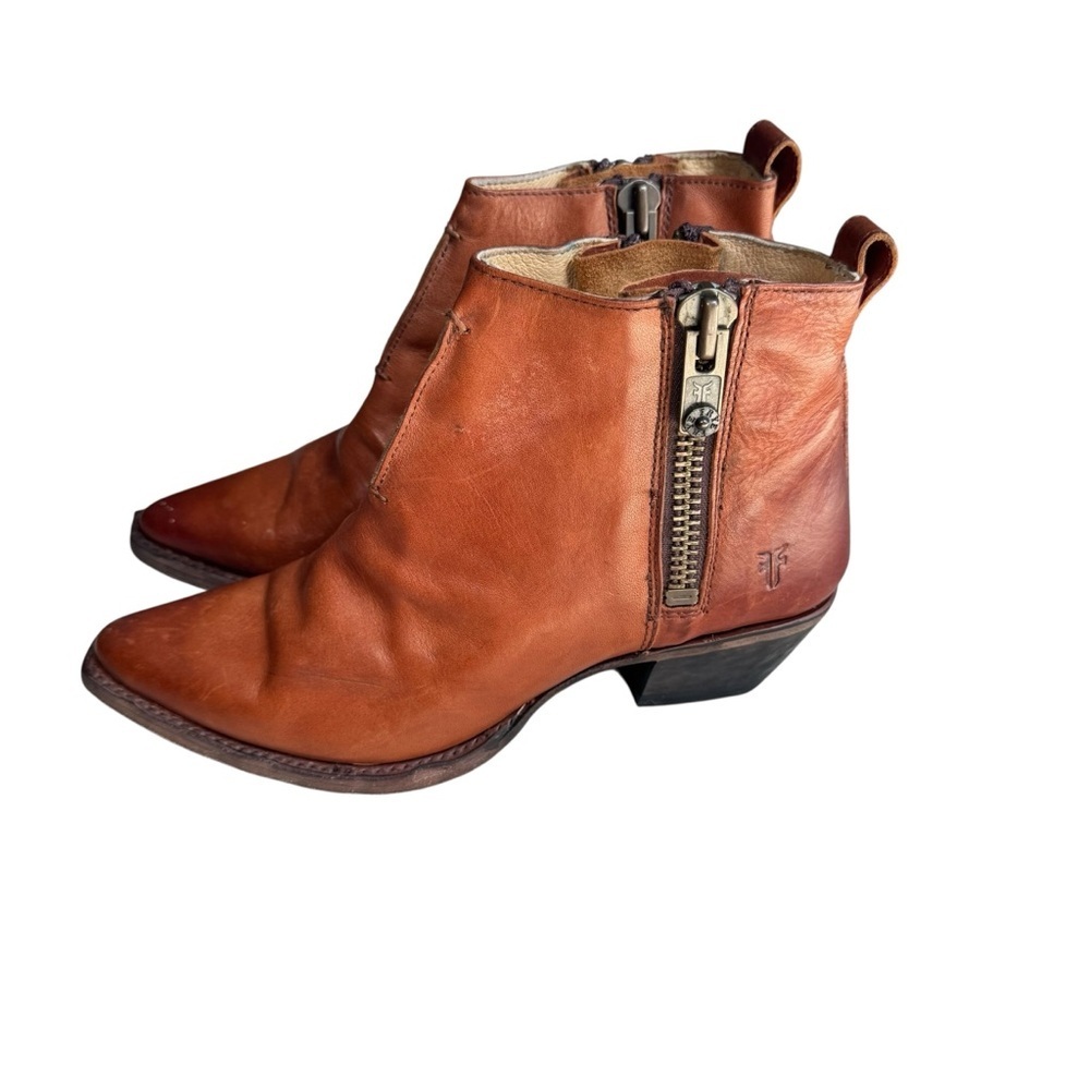 Frye Women’s Sacha Moto Bootie in Cognac, Size 7